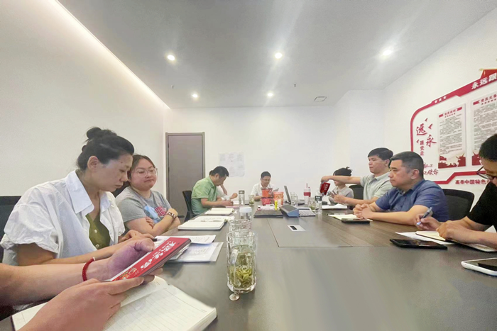 淮糧集團黨委副書記、總經(jīng)理張健深入旭咚公司開展調(diào)研